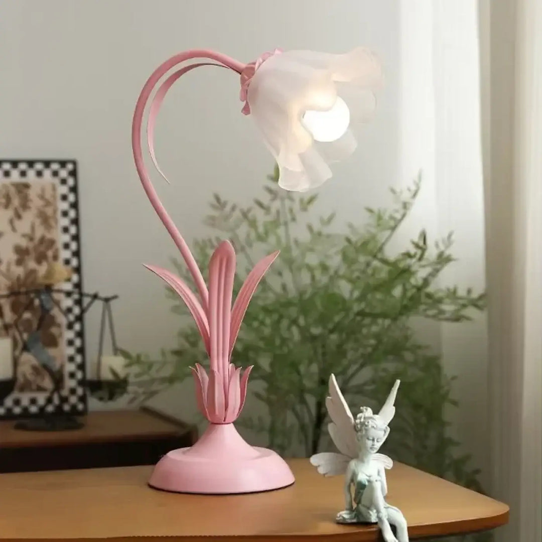 Lampe de table design fleur blanche pour deco naturelle
