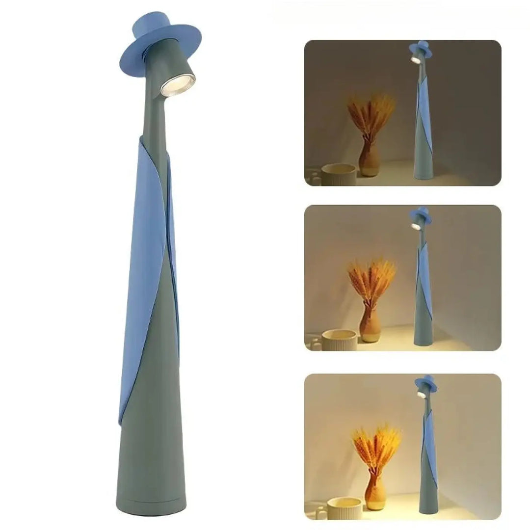 Lampe de table dandy avec corps gris, panneaux bleu tissu et abat-jour chapeau bleu assorti
