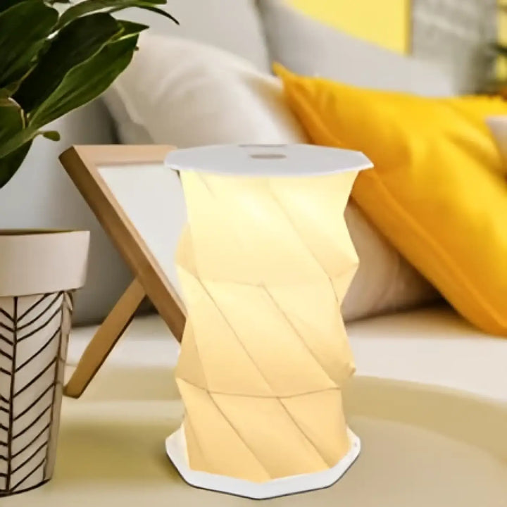 Lampe de table twistia avec motif torsadé pliable en éclairage doux blanc chaud géométrique