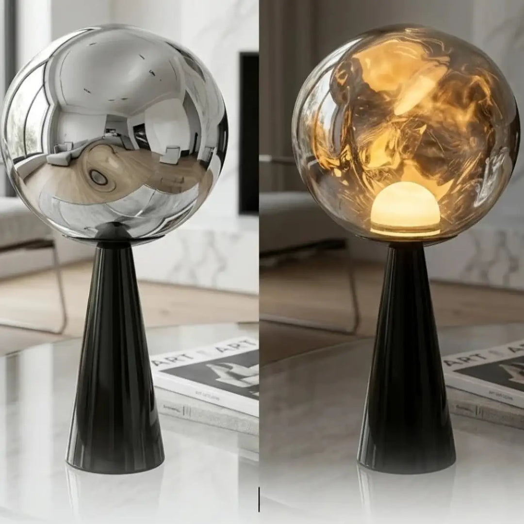 Lampe de table dixon sphérique en verre avec base conique noire chrome reflet et lumière ambre pour décoration intérieure moderne et présence lumineuse