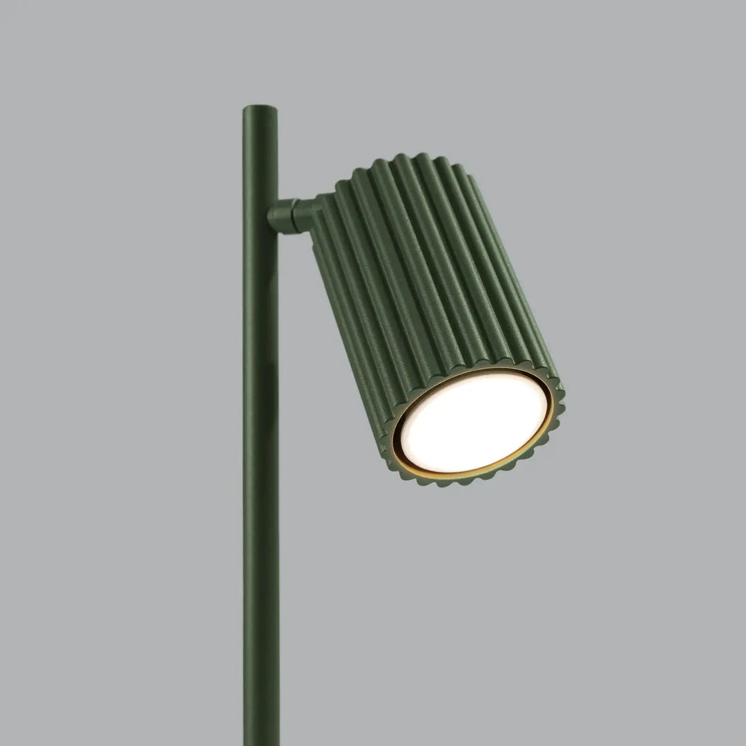 Lampe a poser karbon vert olive en metal cannele avec ampoule gu10 interchangeable et design minimaliste illuminee