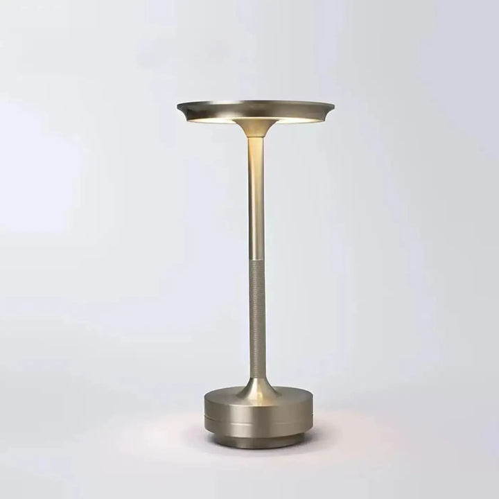 Lampe de table noctis en laiton moderne avec source de lumière intégrée et méthode de contrôle tactile minimaliste