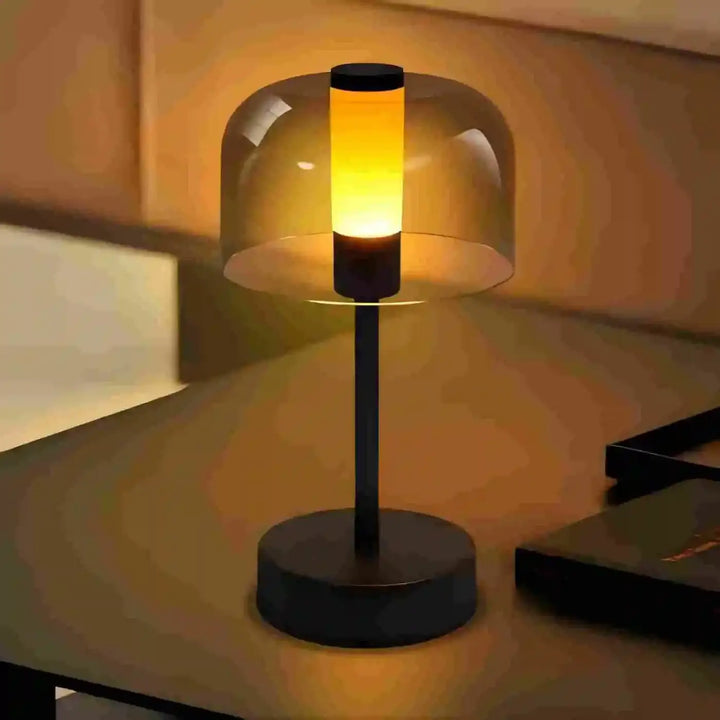 Lampe de table zora en métal noir moderne avec abat-jour translucide et lumière jaune chaud couleur gradation continue