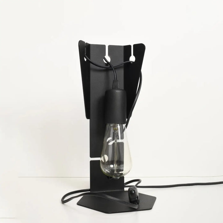 Lampe de table arby en métal noir avec ampoule en verre clair et cordon noir idéale pour décoration d’intérieur moderne bureau arby