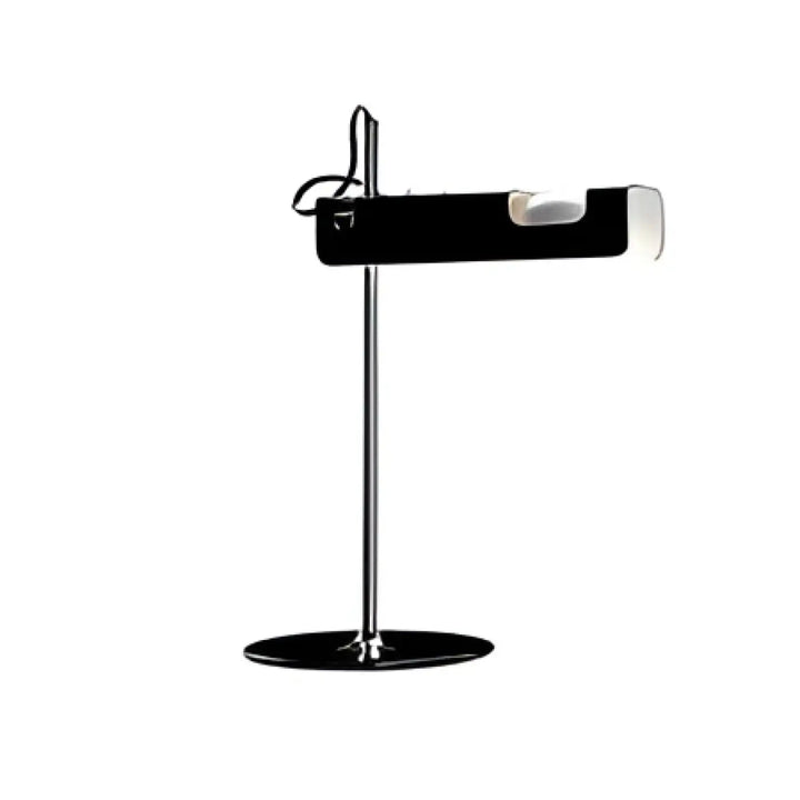 Lampe de table stelo en métal noir avec design minimaliste et éclairage directionnel à tête rectangulaire en verre clair