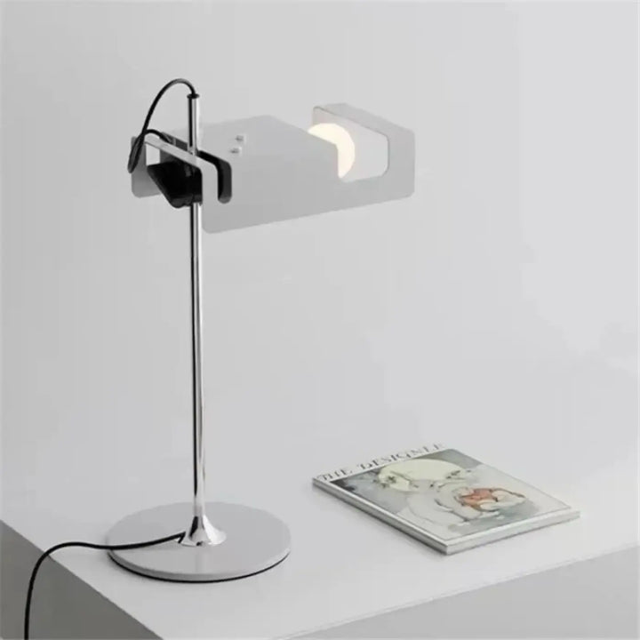Lampe de table modri blanche avec pied en chrome et tête rectangulaire minimaliste moderne