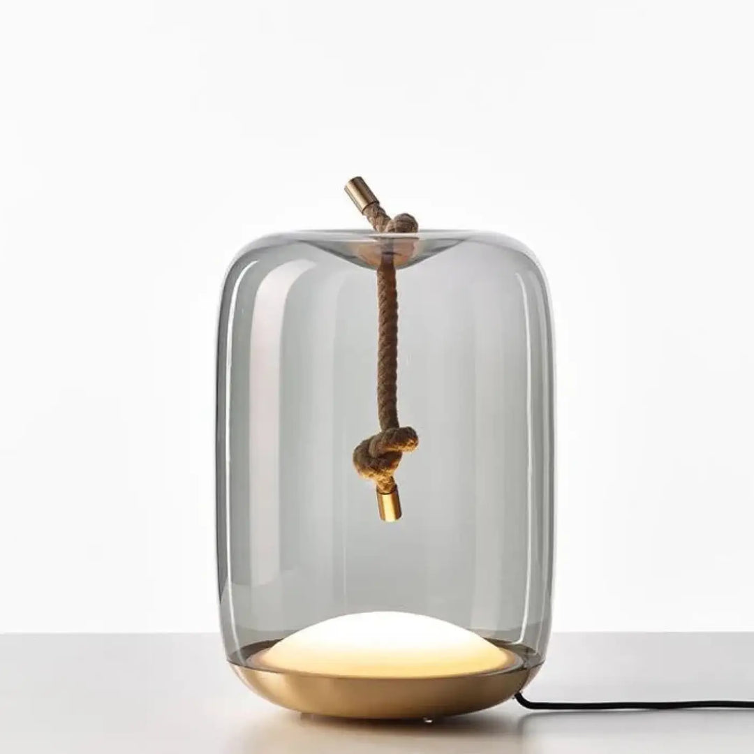 Lampe de table aeris moderne avec dôme en verre clair base en laiton et corde nouée pour lumière douce et décoration intérieure