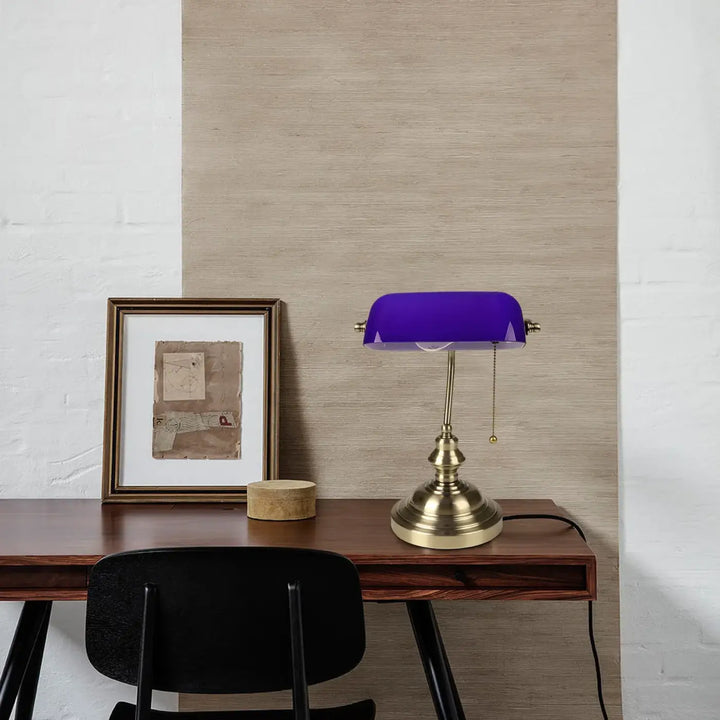 Lampe de table rétro chic en laiton avec abat-jour en verre violet vibrant modèle bankia