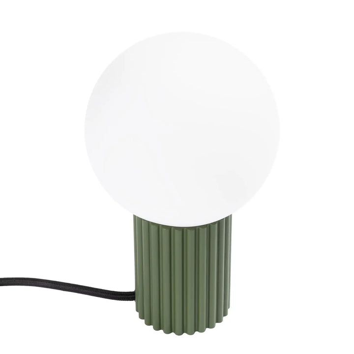 Lampe a poser halo vert avec base côtelée vert olive et abat-jour sphérique givré version suspension