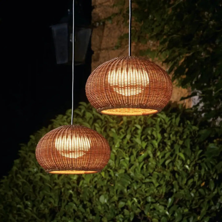 Luminaire d’extérieur tissé naturel élégant en rotin