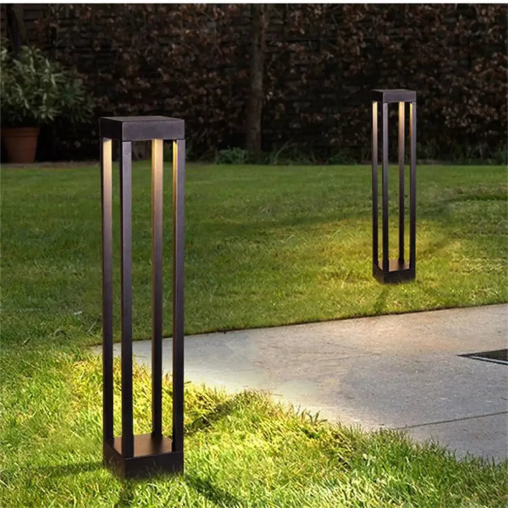 Luminaire extérieur moderne lumora en métal noir avec persiennes verticales et éclairage intérieur chaleureux pour extérieur moderne