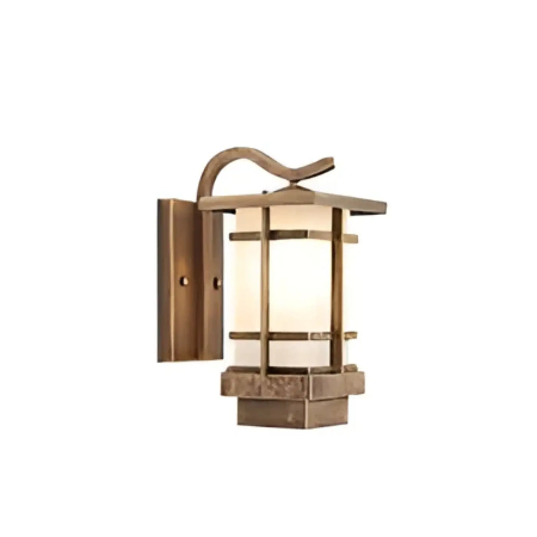 Luminaire extérieur style lanterne bronze avec finition texturée rustique et panneaux en verre dépoli frosted glass