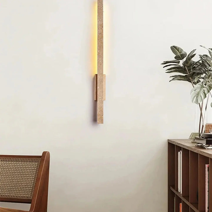 Applique murale lavih en pierre beige texturée avec éclairage led jaune chaud pour une ambiance douce en décoration intérieure