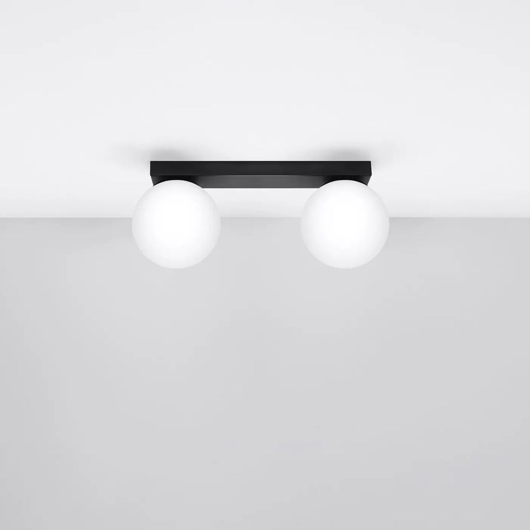 Luminaire plafonnier yoli 2 noir avec deux ampoules sphériques blanches givré pour un espace classe à part