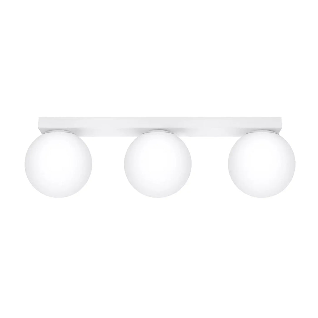 Luminaire plafonnier yoli 3 blanc avec trois globes en verre dépoli pour une classe à part moderne