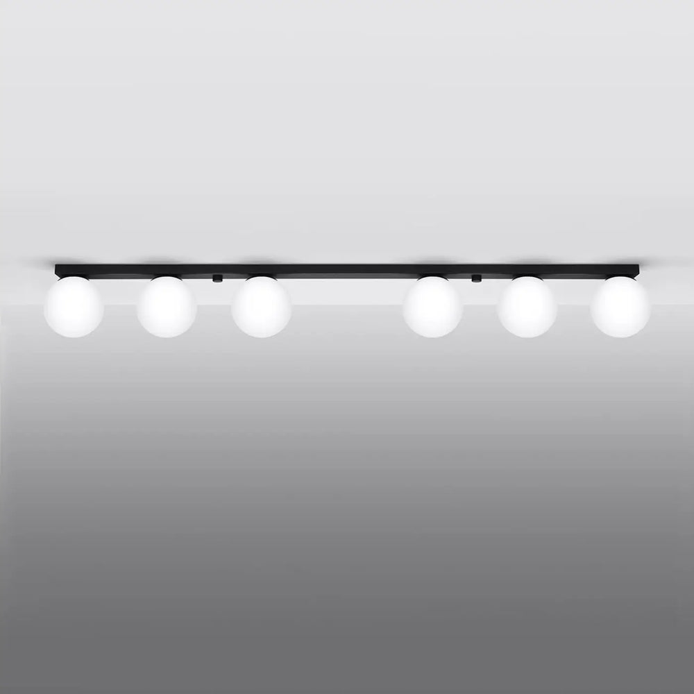 Luminaire plafonnier yoli 6 noir avec cinq globes en verre dépoli pour un plafon yoli classe à part