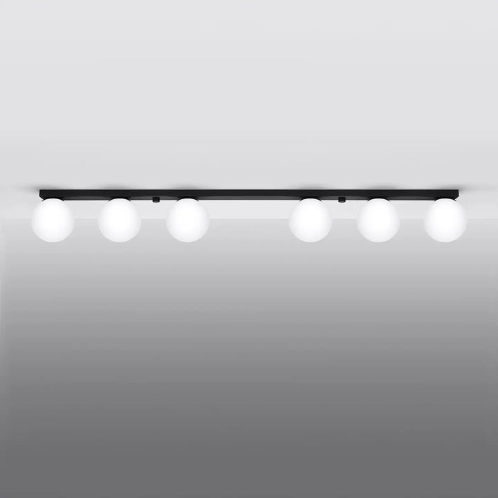 Luminaire plafonnier yoli 6 noir avec cinq globes en verre dépoli pour un plafon yoli classe à part