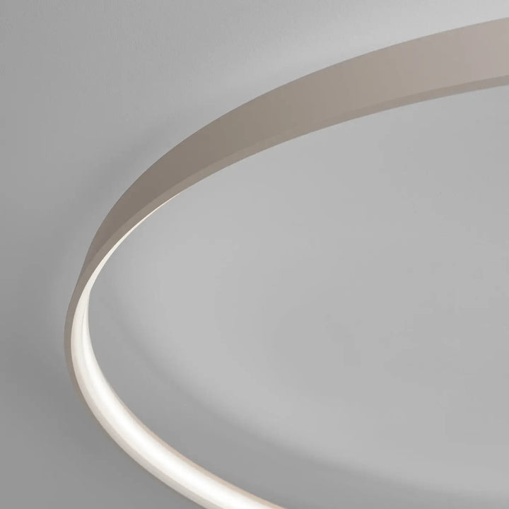 Luminaire plafonnier rio 110 beige en aluminium allient élégance avec anneaux led minimalistes pour intérieur moderne