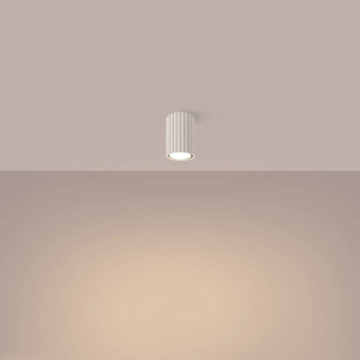 Plafonnier karbon allie cylindre blanc beige à lignes subtiles avec ampoules gu10 interchangeables et lumière chaude