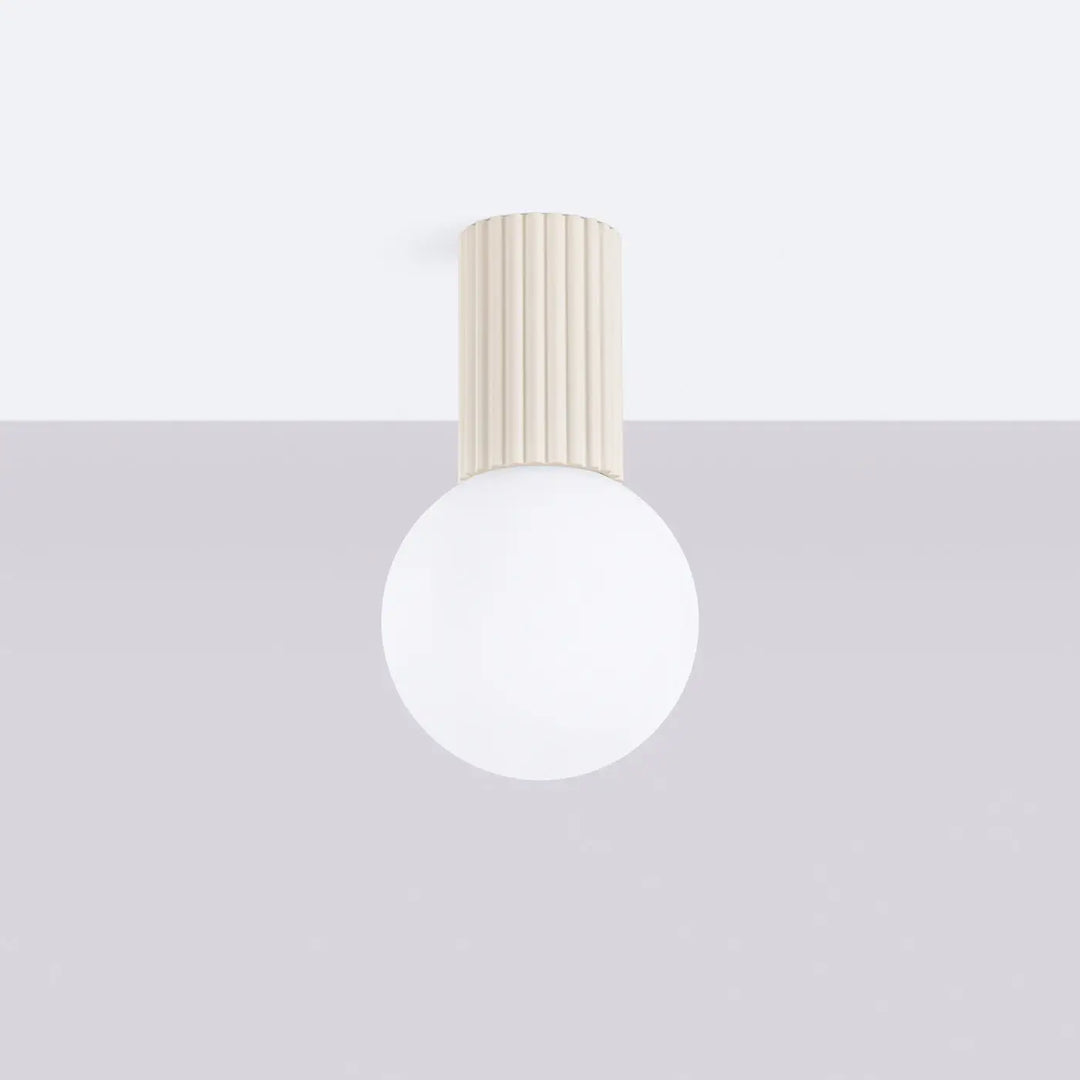 Luminaire plafonnier halo beige avec sphère laiteuse et corps cylindrique en crème pour bureau décorative