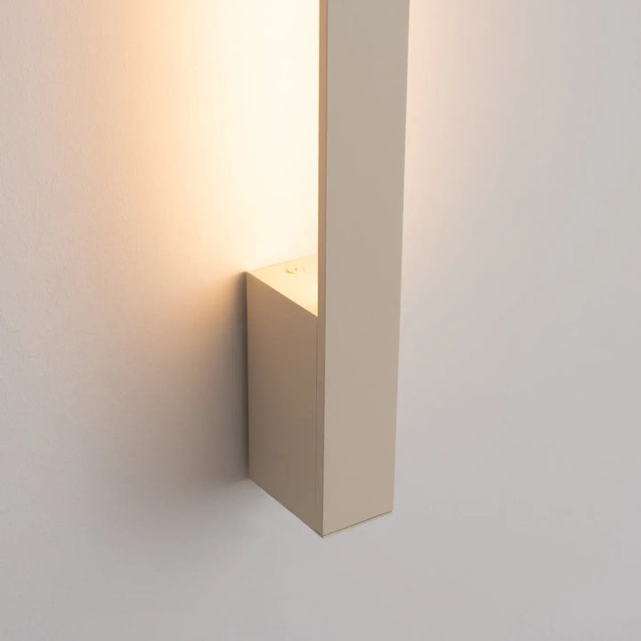 Minimalist beige rectangular applique murale lahti 70 led 3000k avec allie design moderne et éclairage élégant