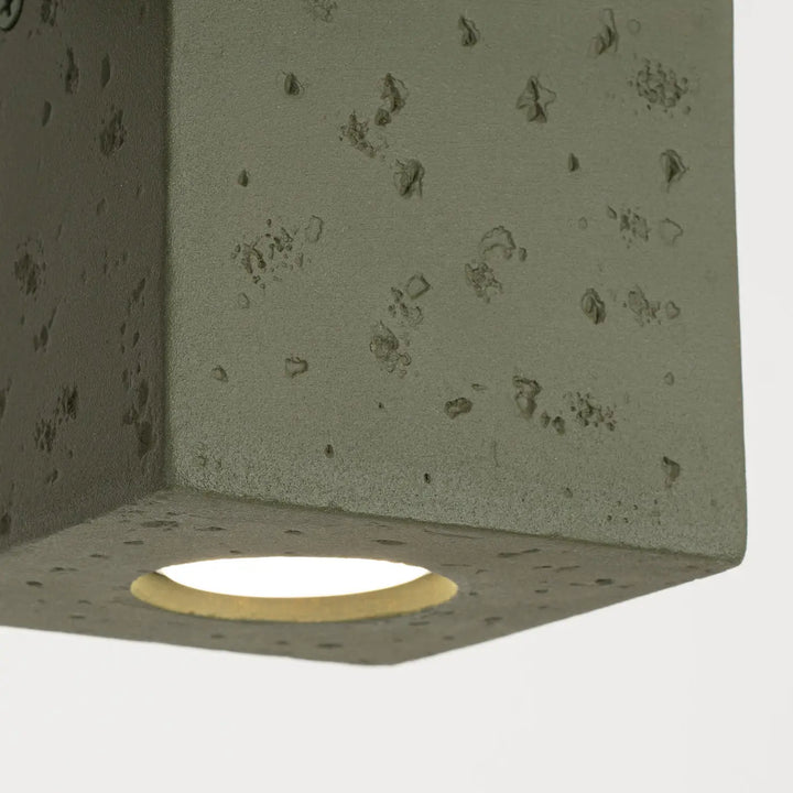 Applique murale plafonnier quad en béton vert olive avec forme originale et lumière circulaire encastrée chaude