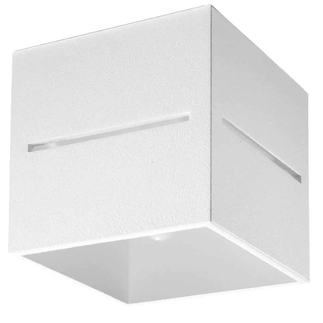 Plafonnier lobo blanc en forme de cube texturé avec perforation linéaire verticale pour un spectaculaire lumineux extérieur
