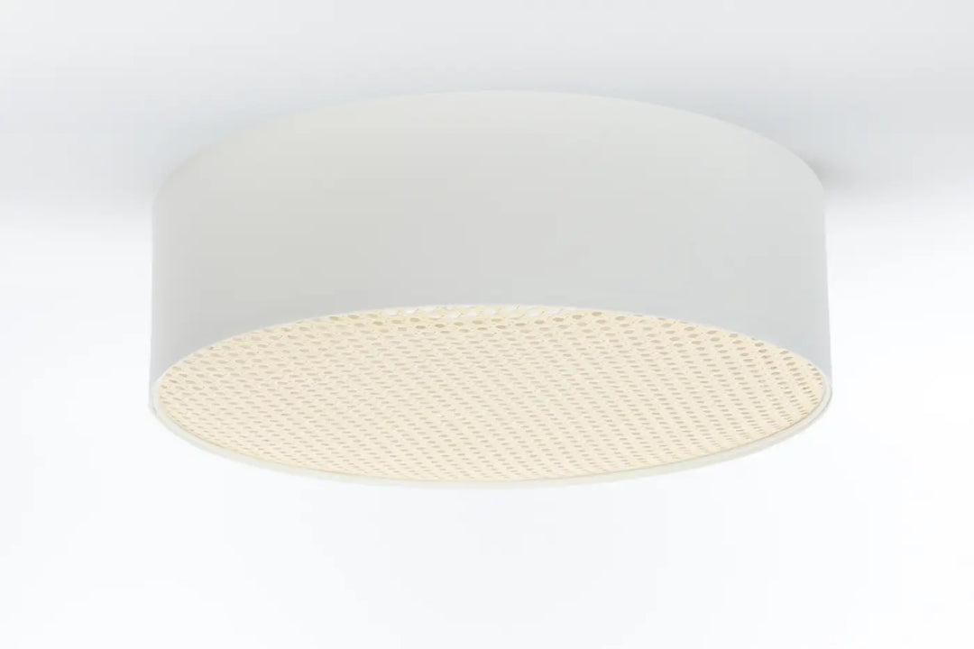 Luminaire plafonnier blanc perle avec diffuseur perforé ecru cylindrique pour éclairage intérieur élégant