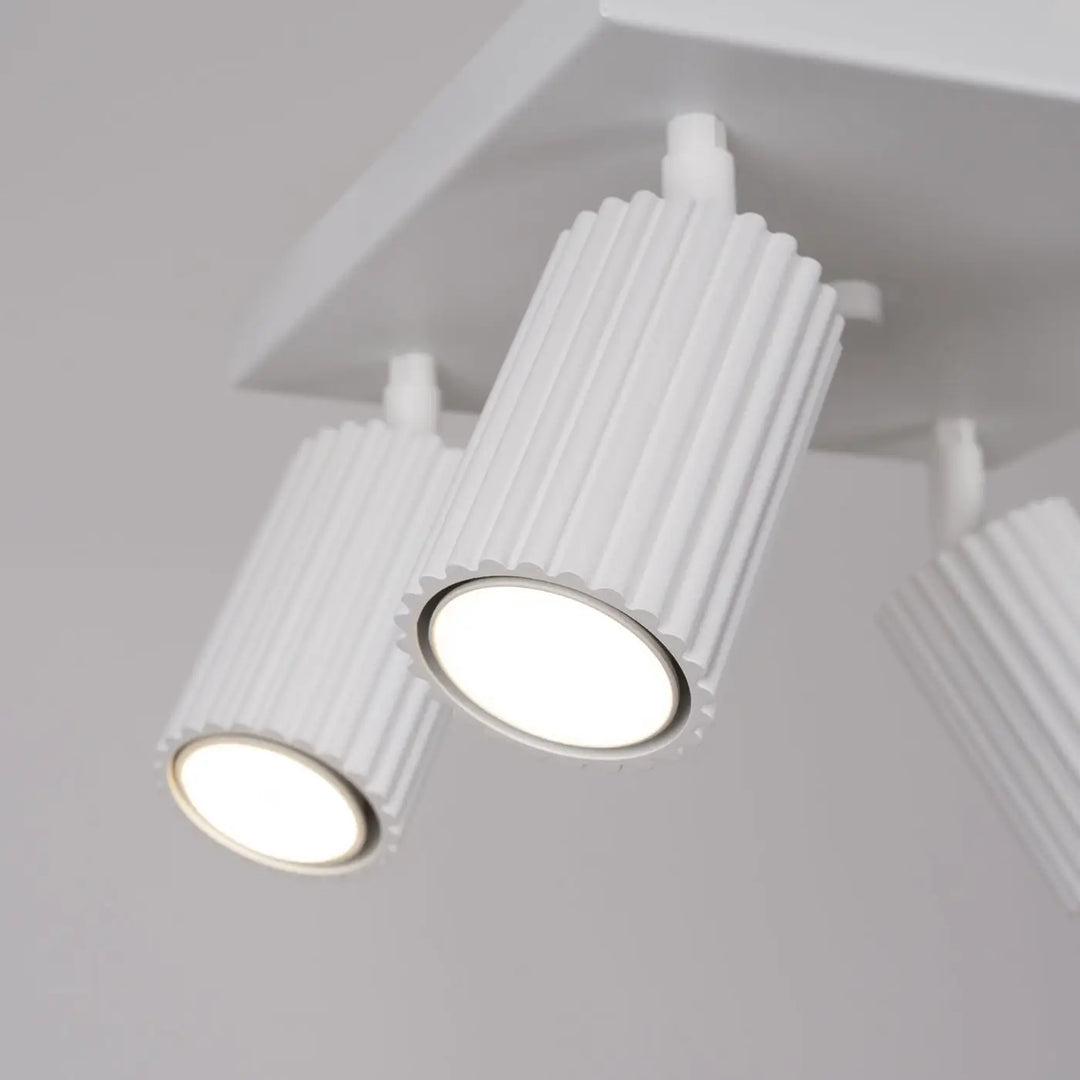 Plafonnier karbon allie blanc avec ampoules gu10 interchangeables design minimaliste et lentilles en verre dépoli