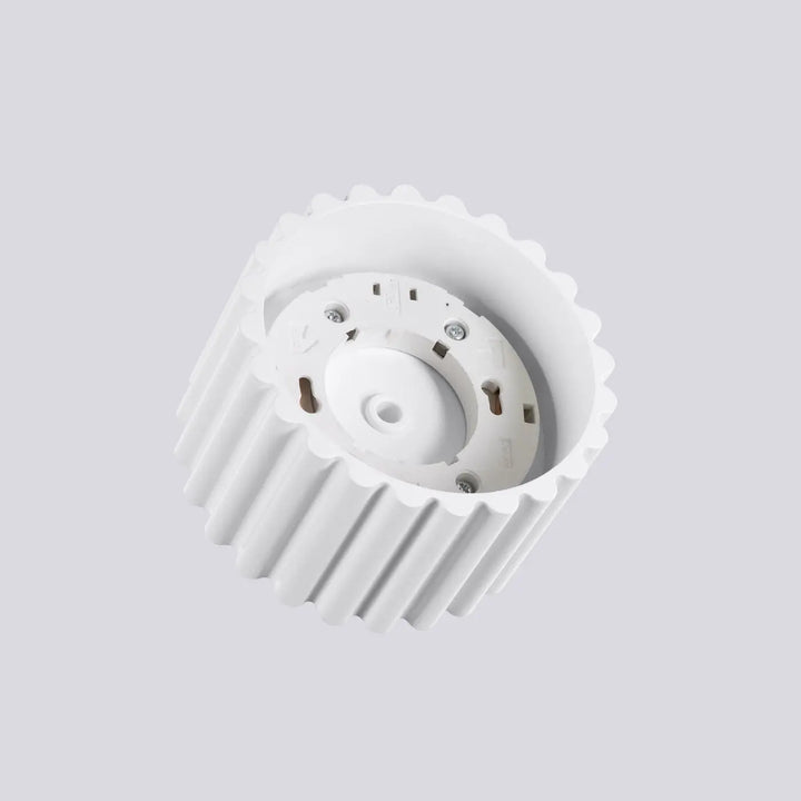 Luminaire plafonnier aura 1 blanc en plastique avec forme unique inspirée circulaire et fixations internes visibles