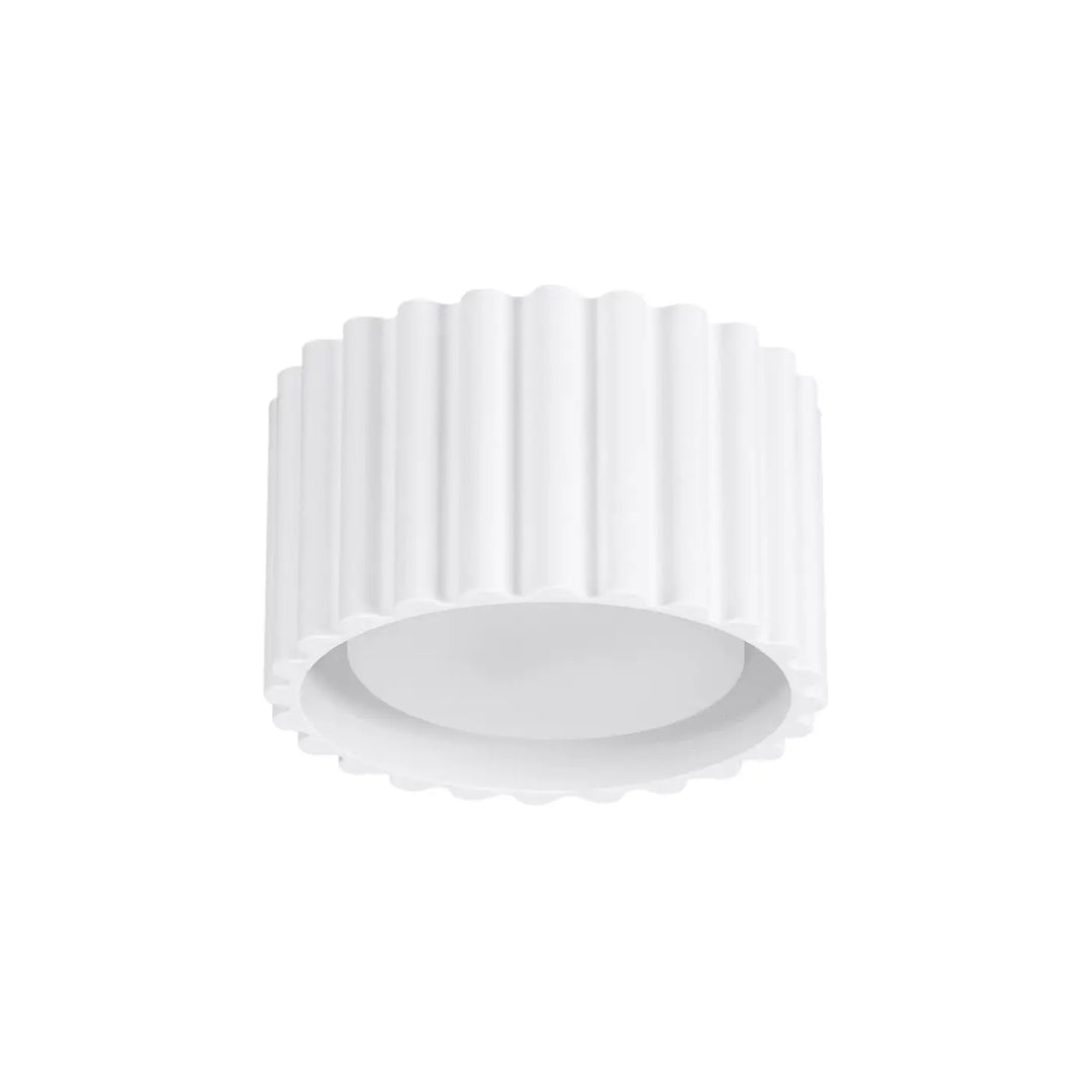 Luminaire plafonnier aura 1 blanc avec forme unique inspirée en cylindre blanc à rainures verticales et bord festonné