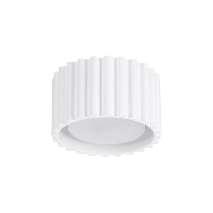 Luminaire plafonnier aura 1 blanc avec forme unique inspirée en cylindre blanc à rainures verticales et bord festonné