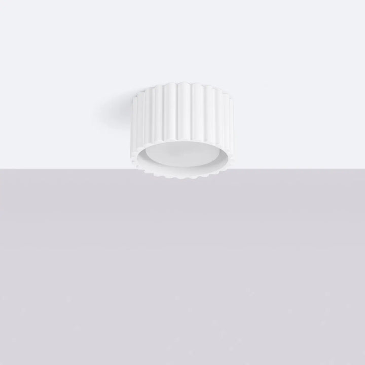 Luminaire plafonnier aura 1 blanc avec forme unique inspirée en cylindre encastré à rainures verticales moderne