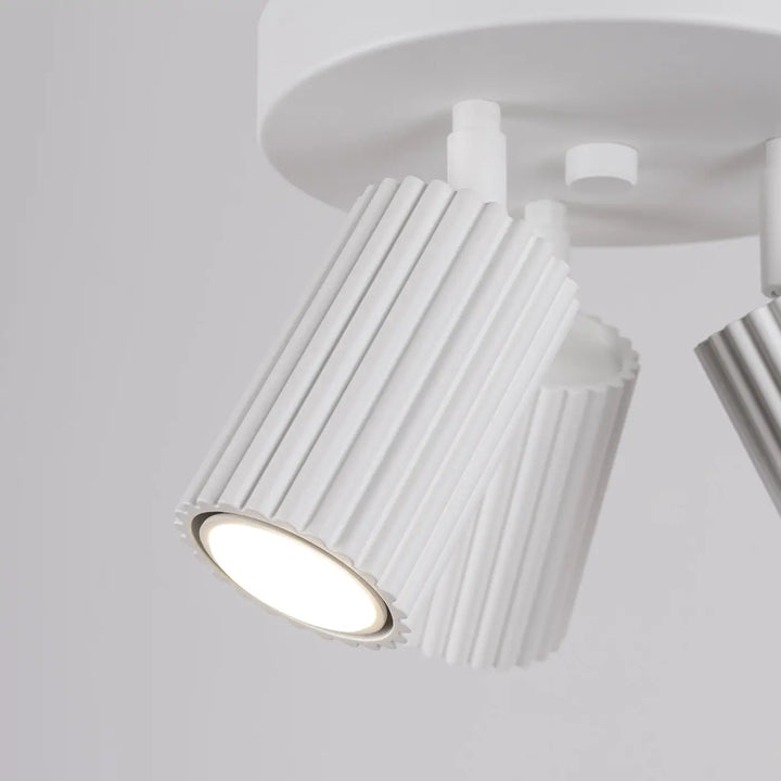 Plafonnier karbon allie design minimaliste blanc avec ampoules gu10 interchangeables et finition nervurée