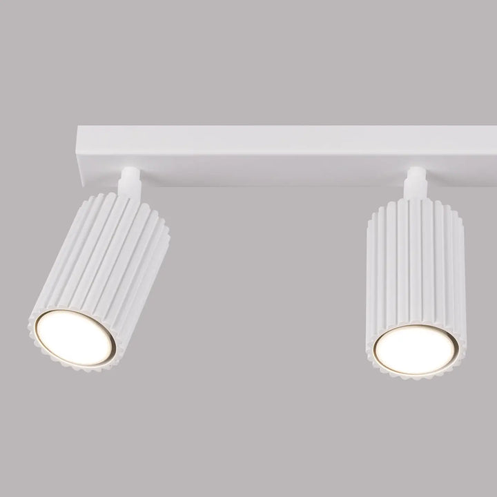 Luminaire plafonnier karbon 3l blanc avec ampoules gu10 interchangeables et design minimaliste à rainures verticales