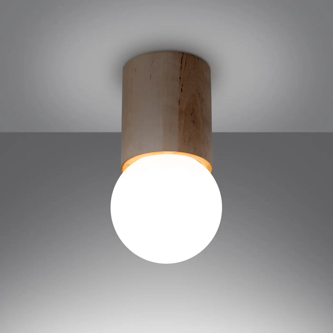 Luminaire plafonnier boomo 12 en bois naturel avec ampoule sphérique blanche pour un style raffiné minimalisme scandinave