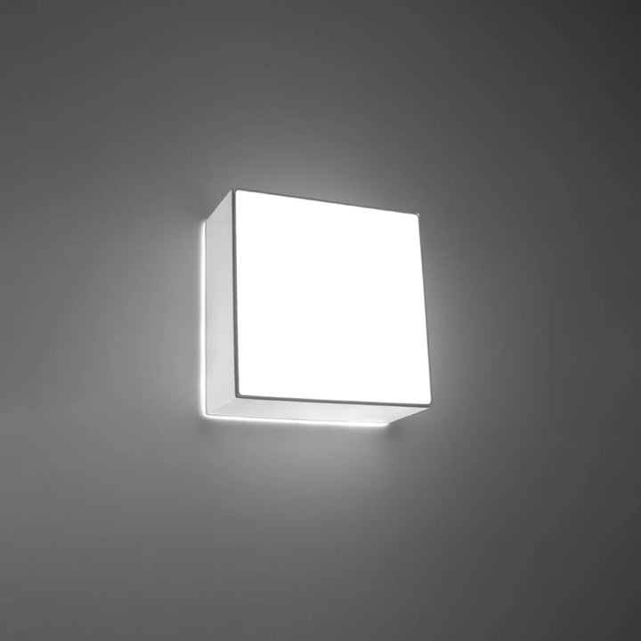 Plafonnier carré blanc horus avec forme riche et éclairage polyvalent pour un design moderne et minimaliste