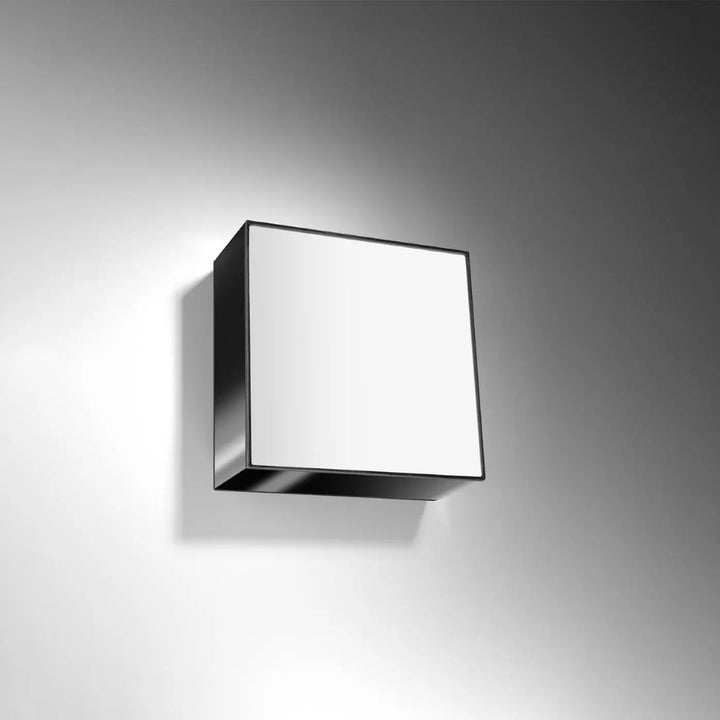 Luminaire plafonnier horus noir avec design minimaliste et éclairage polyvalent en forme carrée riche