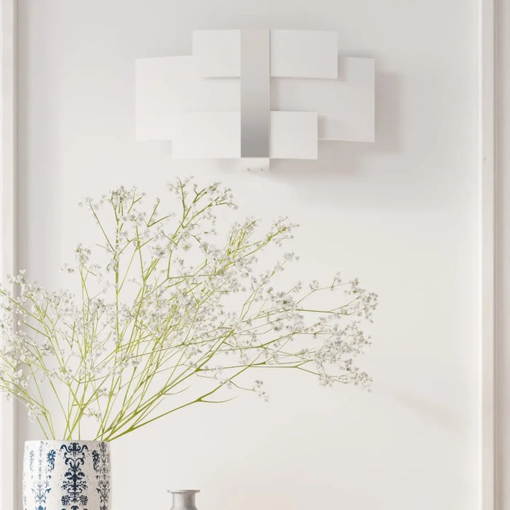 Plafonnier fonctionnel célia chrome avec design intemporel blanc géométrique minimaliste moderne