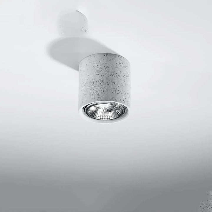 Luminaire plafonnier béton cullo forme simple avec spot encastré cylindrique en béton durable et ampoule led métallique