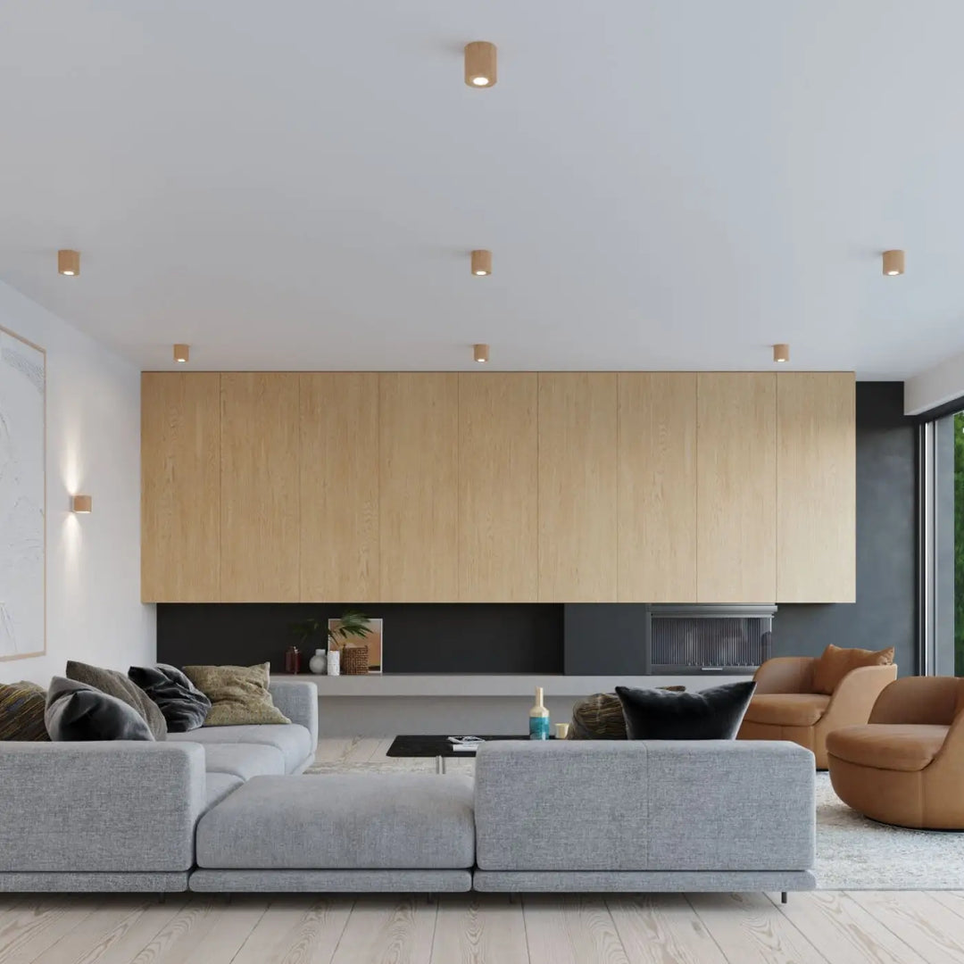 Luminaire plafonnier orbis en bois naturel avec mur en bois clair et cheminée intégrée pour une ambiance chaleureuse