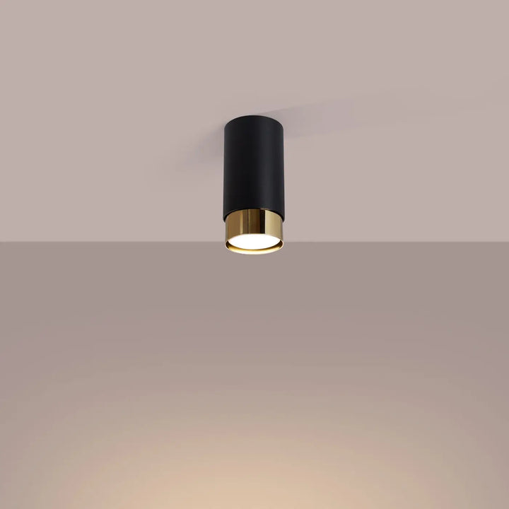 Luminaire plafonnier plafond nero design moderne allie élégance avec éclairage blanc chaud et anneau doré