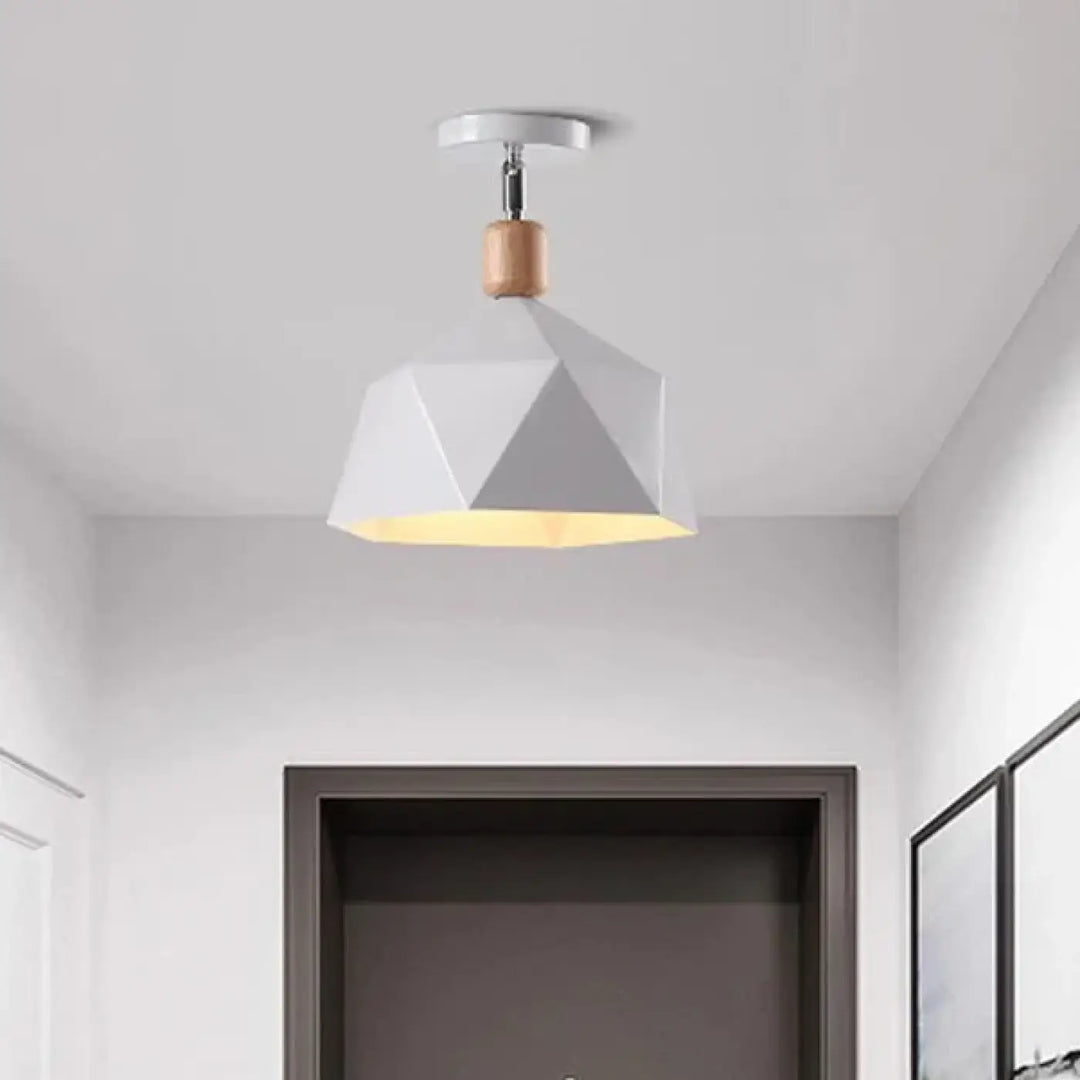 Luminaire plafonnier design hexora en blanc avec accent en bois et une lueur chaude intérieure