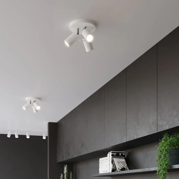 Luminaire plafonnier ring 3p blanc avec spots ajustables et verres givrés que vous pouvez facilement installer