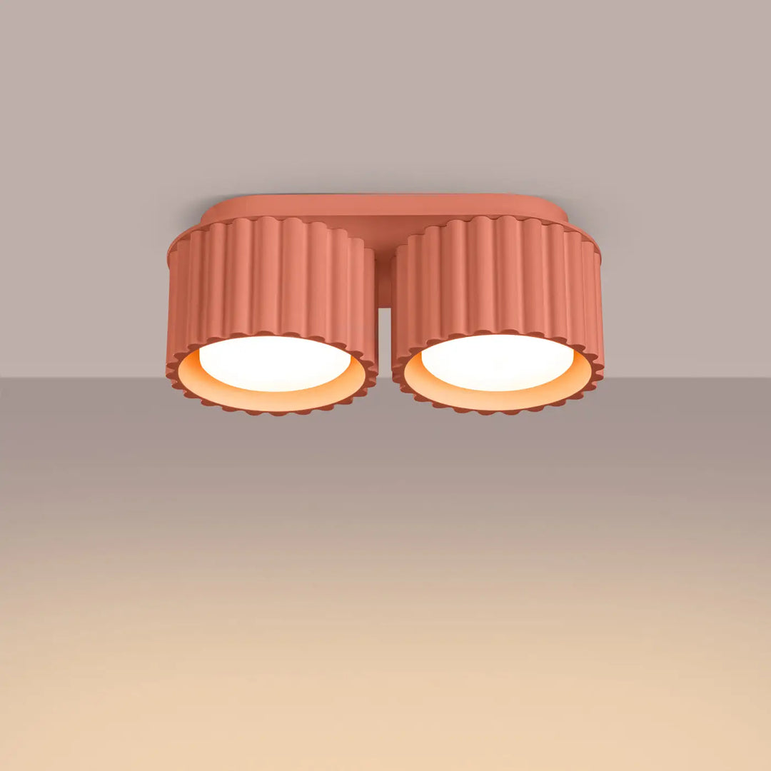 Luminaire plafonnier aura 2 peach avec double éclairage corail et abat-jours cannelés texturés forme unique inspirée