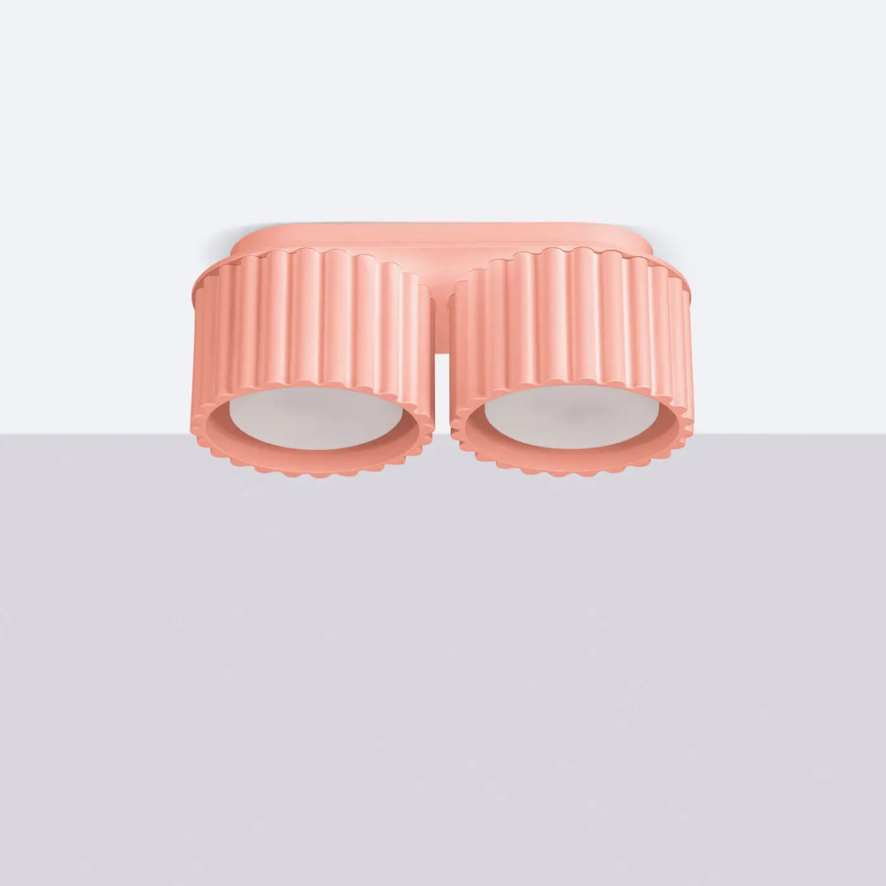 Luminaire plafonnier aura 2 en pastel rose avec abat-jours cylindriques cannelés, forme unique inspirée
