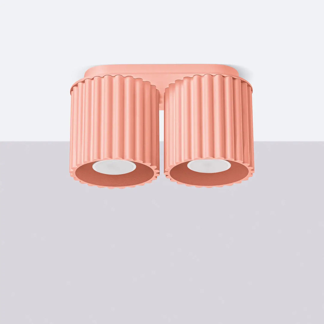 Luminaire plafonnier aura 2 peach avec forme unique inspirée, double éclairage pastel rose et abat-jours cylindriques cannelés
