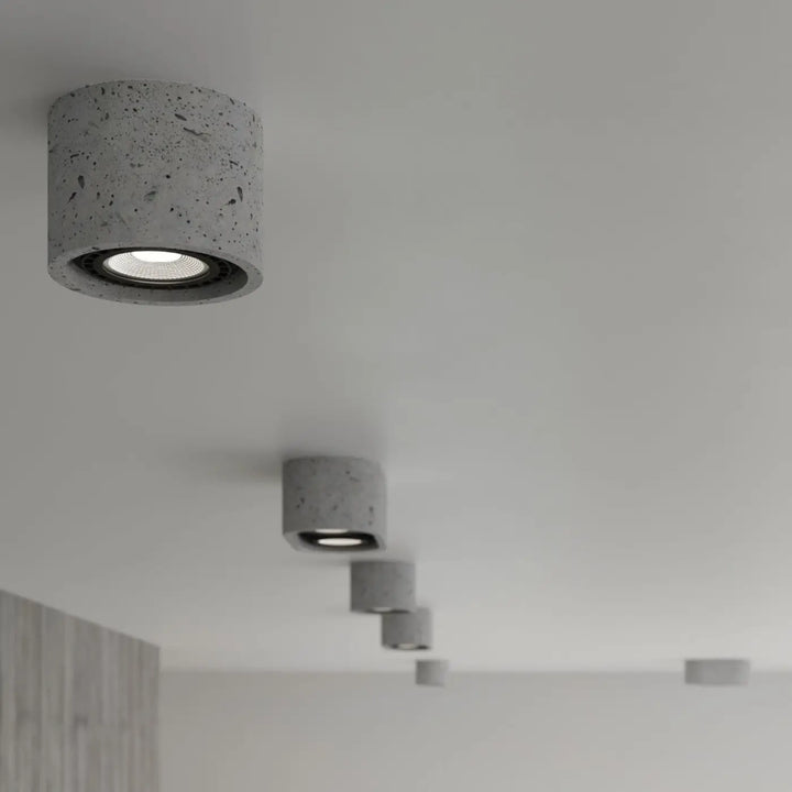 Plafonnier basic 2 en béton gris avec led circulaire encastrée style loft pour sentez mieux