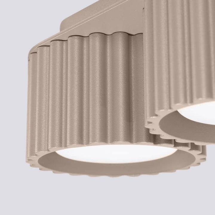 Luminaire plafonnier aura 2 taupe en beige avec forme unique inspirée et design moderne géométrique en matériau côtelé