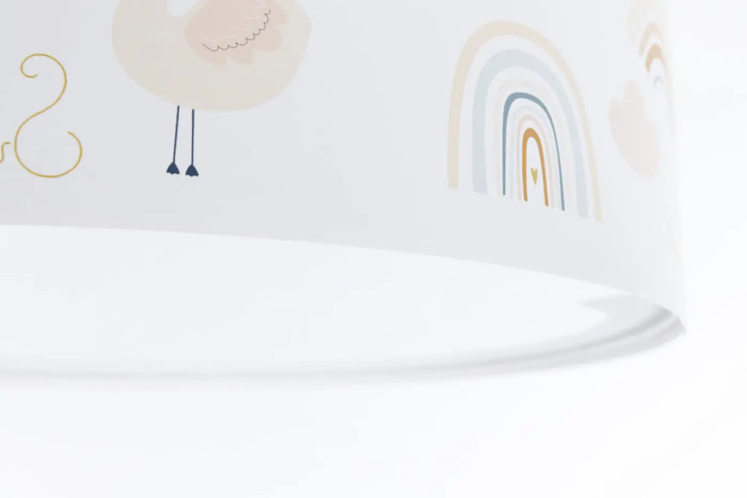 Luminaire plafonnier enfant blanc avec abat-jour illustré de rainbows pastel et moutons crème et or doux